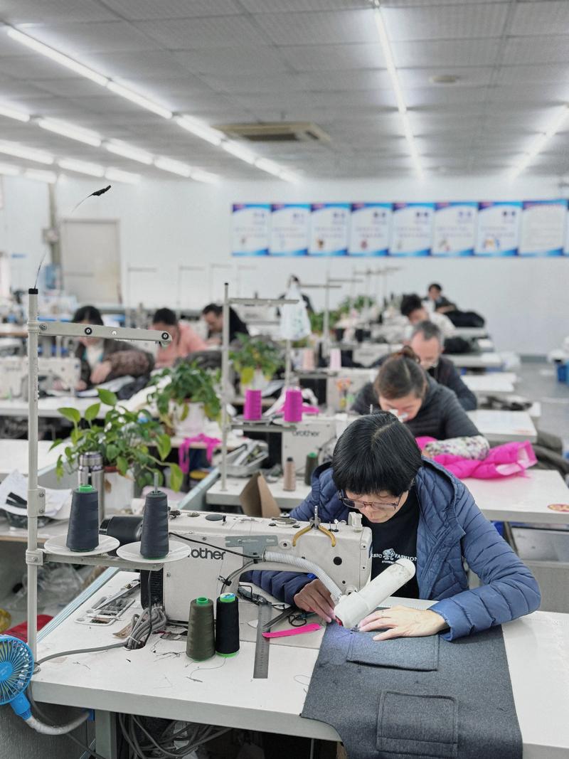 工作服定制：打造企业形象的新窗口